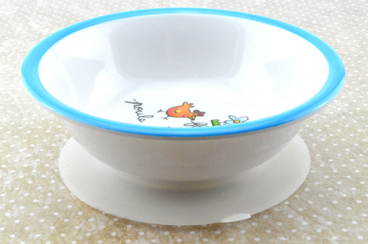 Babyschale-mit-Saugnapf-hellblau-2