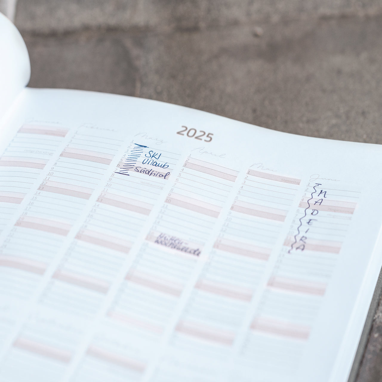 Brunnen-10-Jahres-Kalender-Tagebuch-1-Seite-1-Tag-Jahr-lafueliki