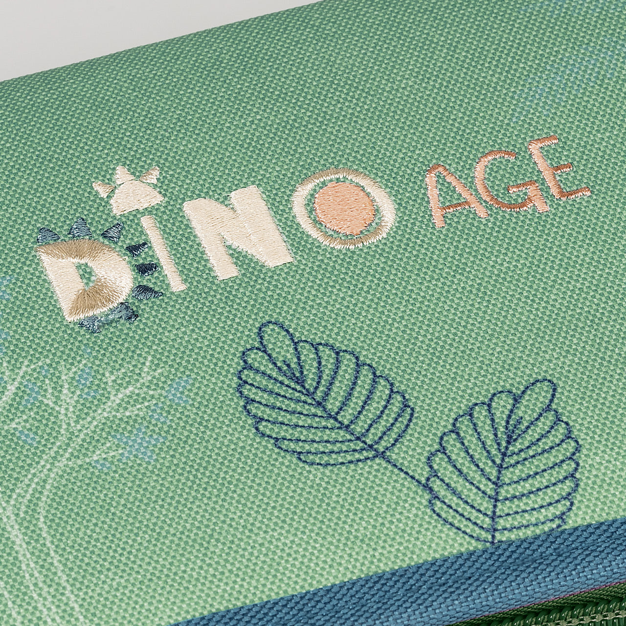 Brunnen-Federmappe-2-Klappen-Dinosaurier-bestickung-Dino-1049120841-lafueliki