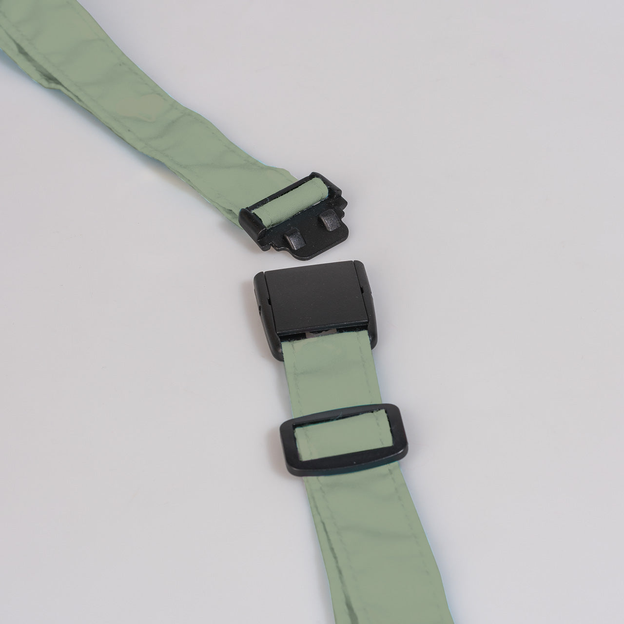 Brunnen-Kinder-Kunst-Schuerze-Werkenschuerze-Loewe-Safari-World-verschluss-1048095221