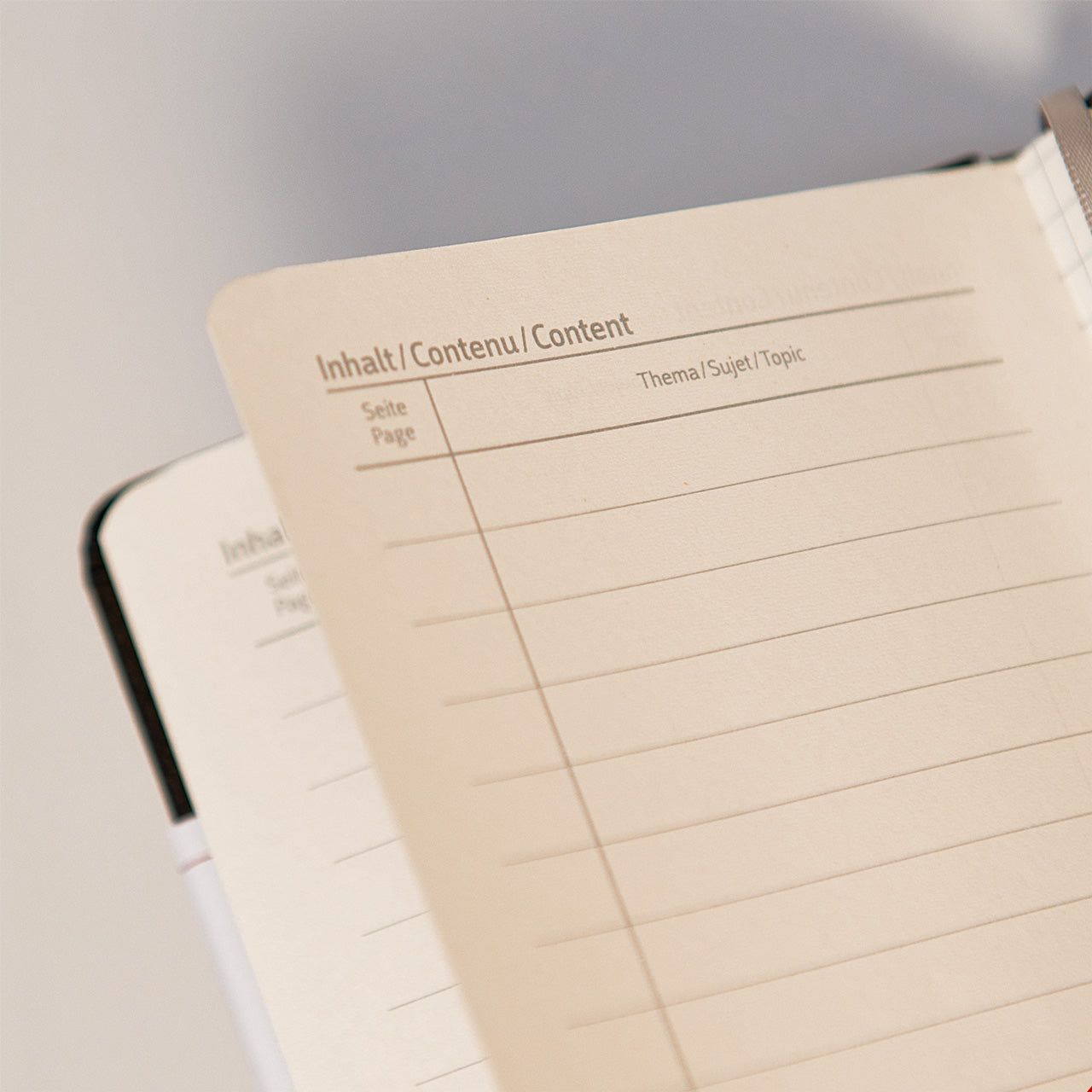 Brunnen-Notizbuch-Kompagnon-inhalt-seiten-schwarz-lafueliki