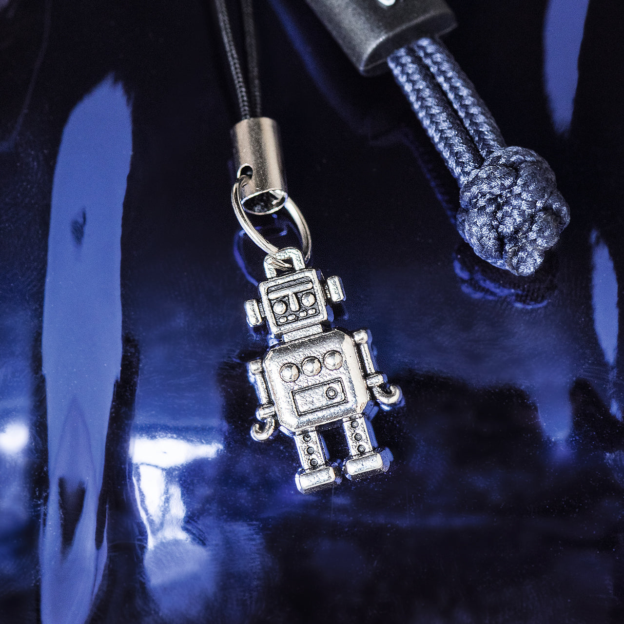 Brunnen-Schlampermaeppchen-smaepp-M-Robot-Heroes-Rund-1049109421-Roboter-Anhaenger-lafueliki