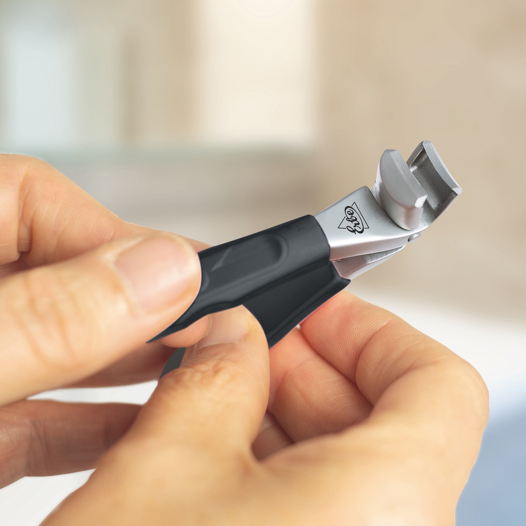 ERBE Zangen-Nagelknipser Soft Grip · 8,5 cm · Inox Edelstahl · Schwarz