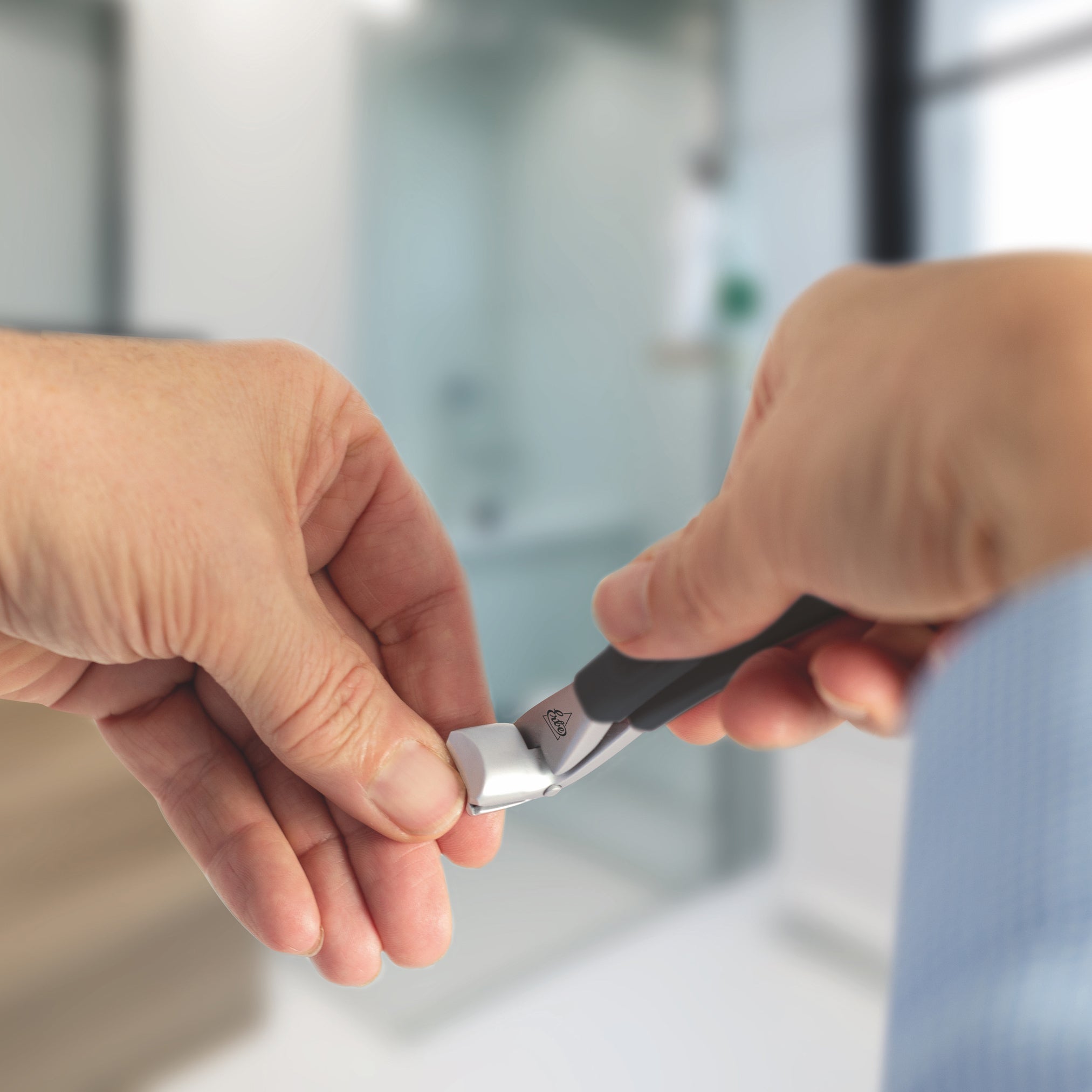 ERBE Zangen-Nagelknipser Soft Grip · 8,5 cm · Inox Edelstahl · Schwarz