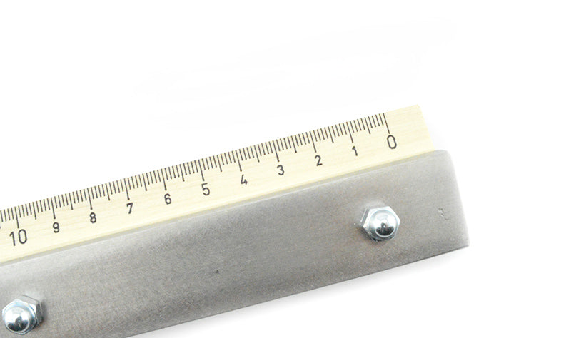 Einhanderlineal-fur-Linkshander-ohne-Griff-skala