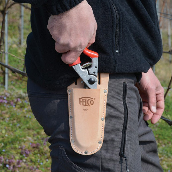Felco-910-Lederetui-Hoster-am-guertel