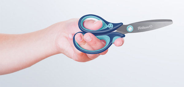 Griffix-Schere-SC1LB-blau-links-geschlossen-Anwendung