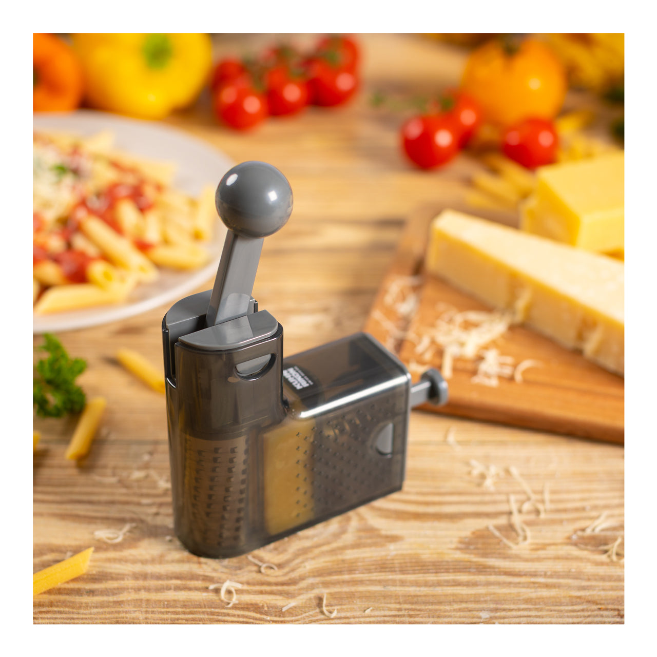 Kuhn-Rikon-Ratschen-Reibe-mit-Hebel-grau-24160-hartkaese-online-kaufen-lafueliki