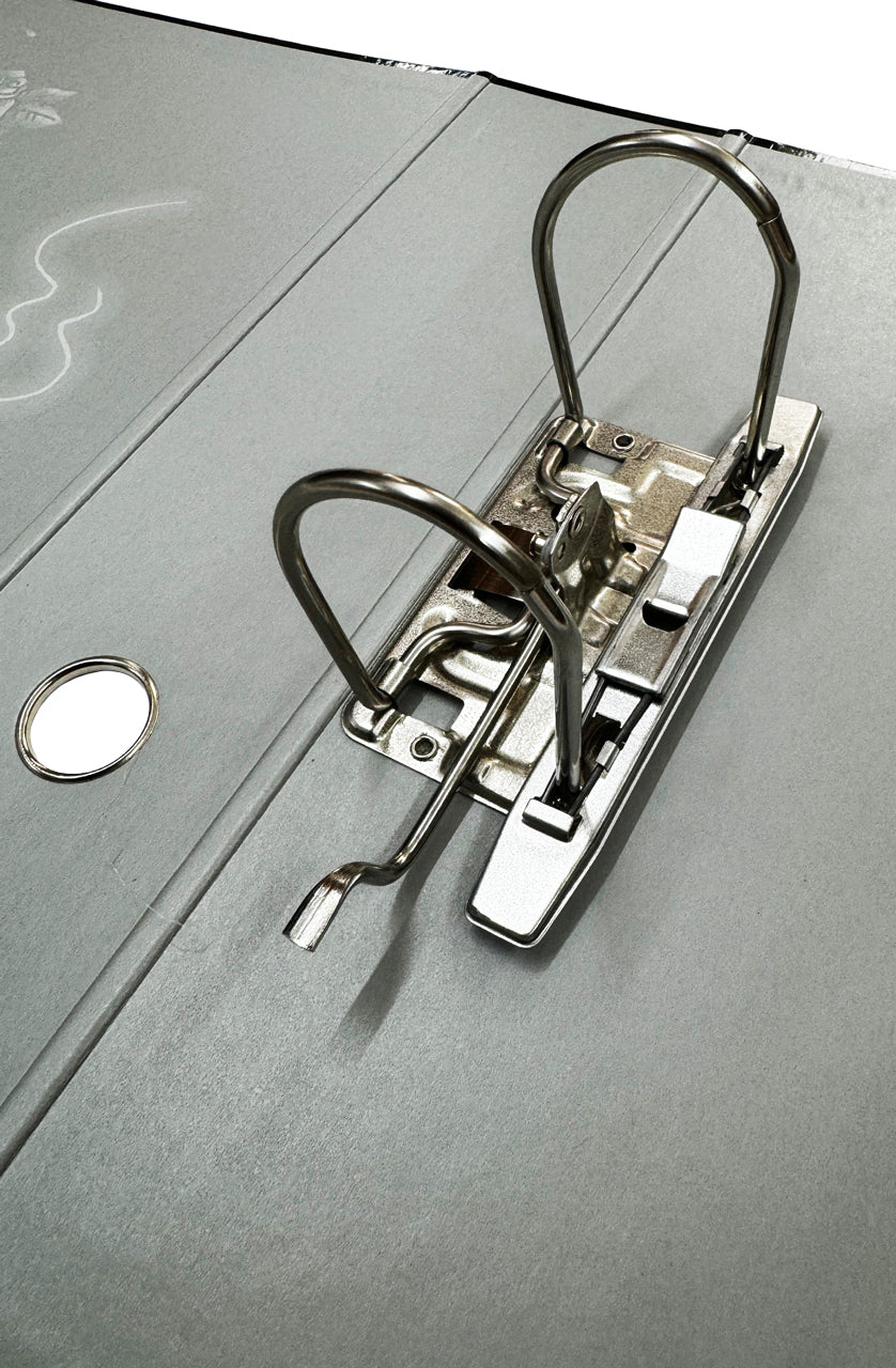 Kum-Motiv-Ordner-Schulordner-Pappe-A4-LOVE-KILLS-Totenkopf-33027-lafueliki