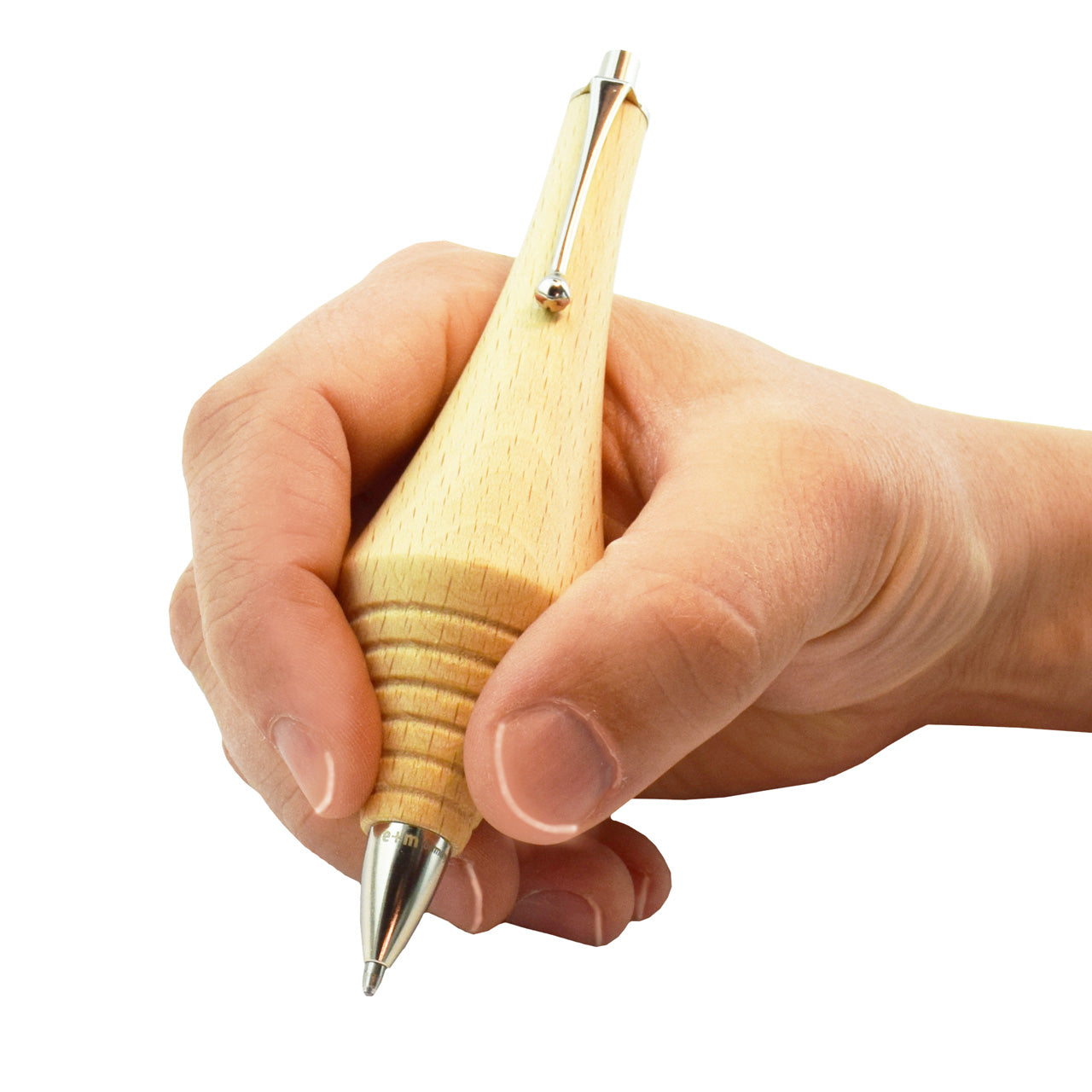 LAFUELIKI-Ergo-Kugelschreiber-aus-Holz-Senioren-in-der-Hand-1