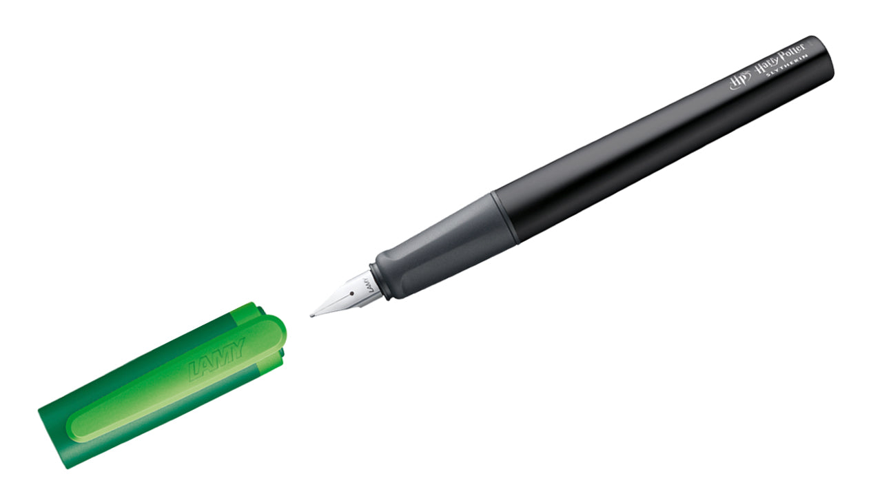 LAMY-Nexx-Anfaengerfueller-Special-Edition-Harry-Potter-Slytherin-gruen-mit-kappe-offen-lafueliki