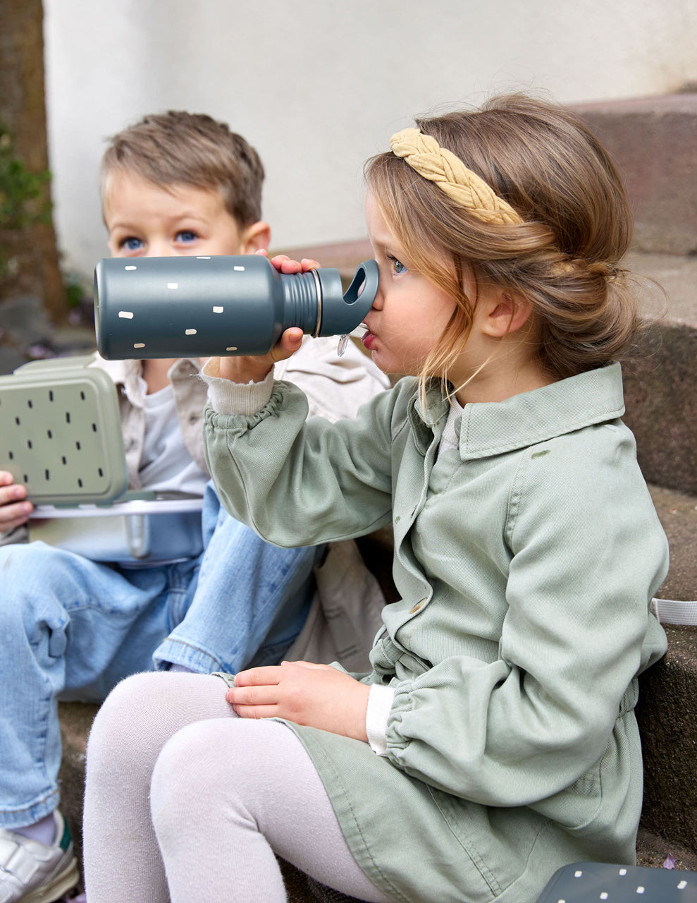 Laessig-Edelstahl-Kinder-Trinkflasche-BPA-frei-happy-prints-midnight-blue-1210026083-anwendung-lafueliki