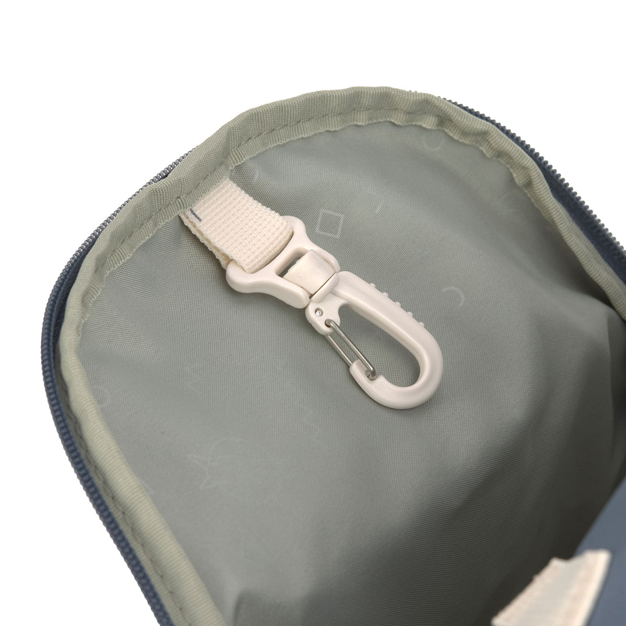 Laessig-Kindergartenrucksack-kiga-kita-rucksack-Happy-Prints-midnight-blue-1203001083-clip-lafueliki