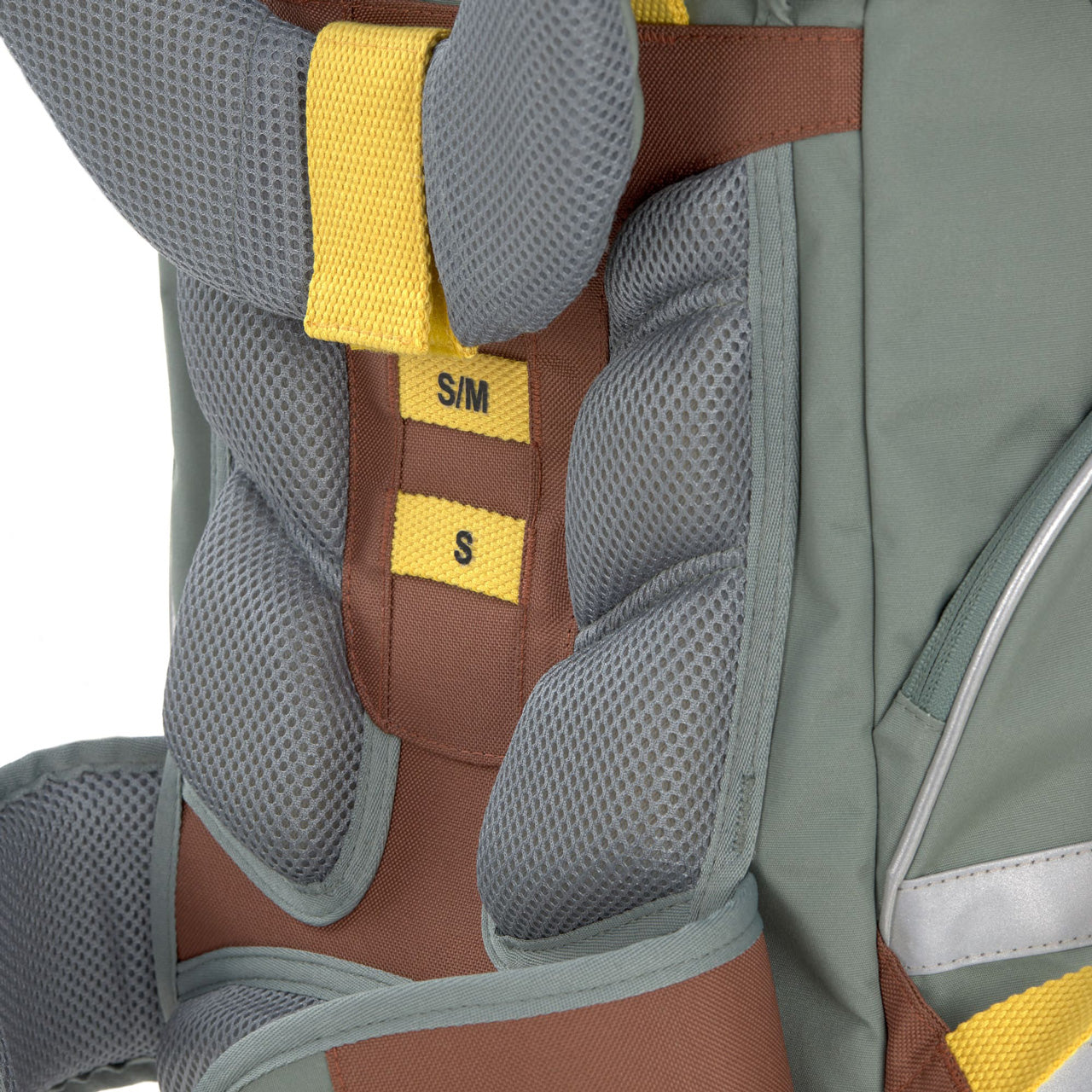 Laessig-Schulranzen-Set-Adventure-Bus-5-teilig-1205001462-ruecken-verstellung-lafueliki