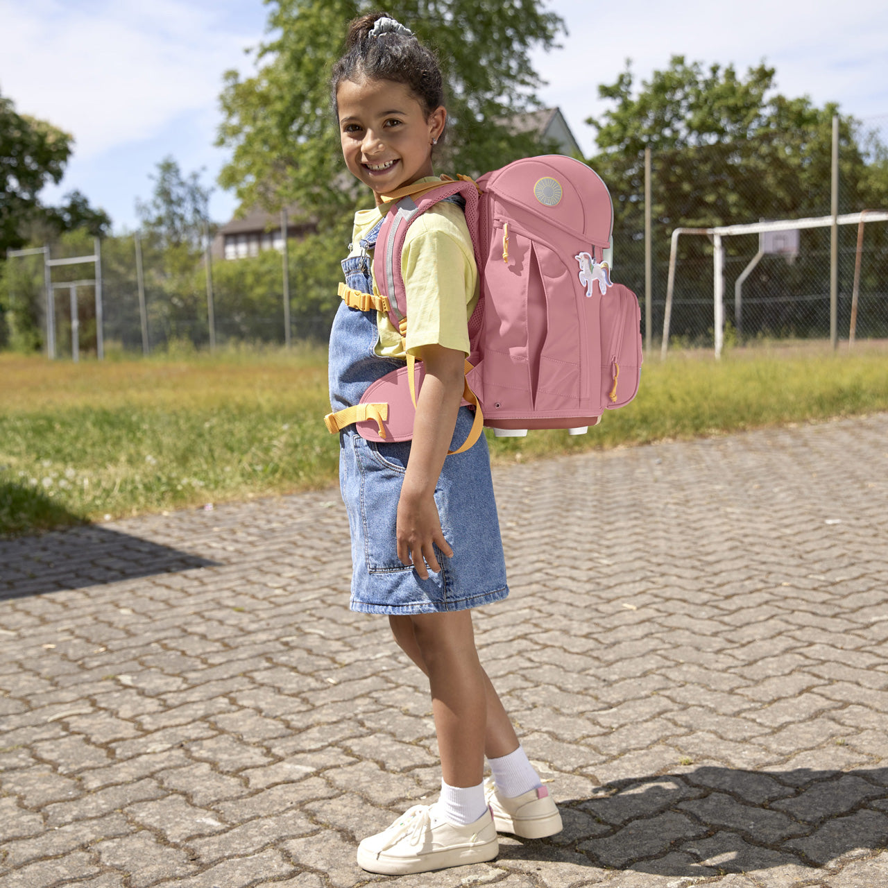 Laessig-Schulranzen-Set-Boxy-Unique-pink-auf-dem-ruecken-maedchen-1205015634-lafueliki