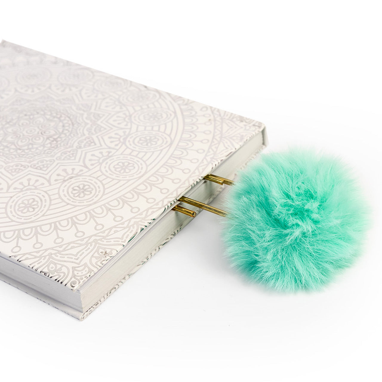 Lesezeichen-mit-Puschel-im-buch-tuerkis-951908-Trendhaus-lafueliki