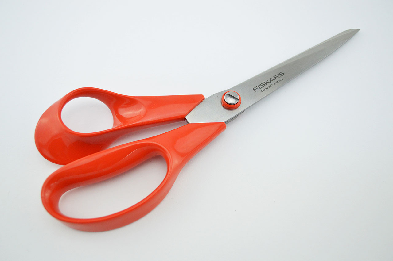 Linkshaender-Allzweckschere-Fiskars-Haushalt-Buero