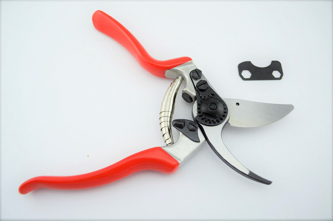 Linkshaender-Gartenschere-Felco-Heckenschere-Rosenschere-1
