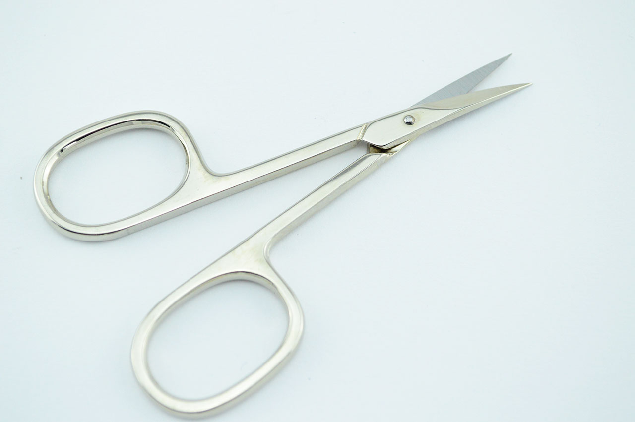 Linkshaender-Hautschere-Lafueliki-2