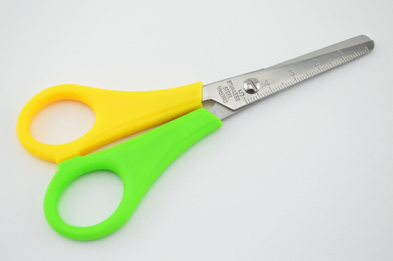 Linkshaenderschere-abgerundet-Bastelschere-schulschere-grundschulschere-anfaenger-gelb-gr-n