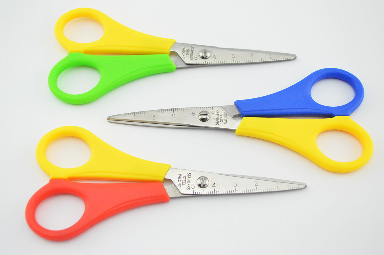 Linkshaenderschere-spitz-Bastelschere-schulschere-grundschulschere-anfaenger