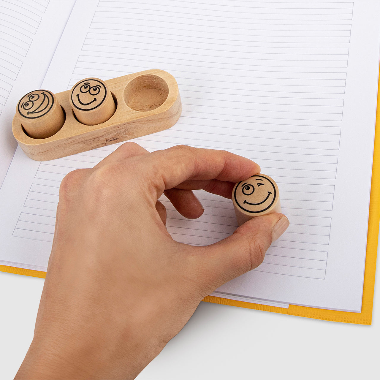 Motivationsstempel-aus-Holz-3er-Set-Gesichter-Stempel-952509-anwendung-lafueliki