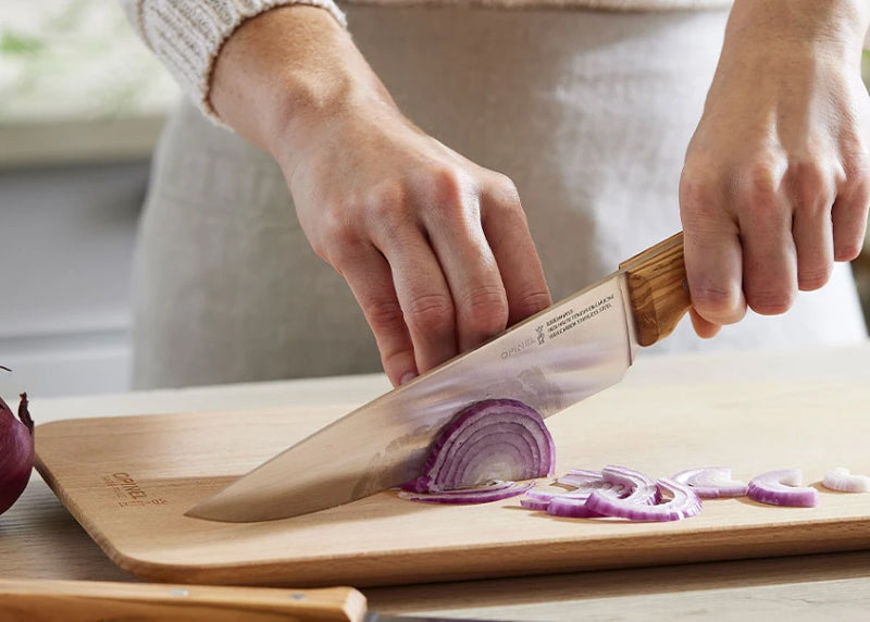 Opinel-Chefmesser-Parallele-Trio-Olivenholz-schneiden-lafueliki
