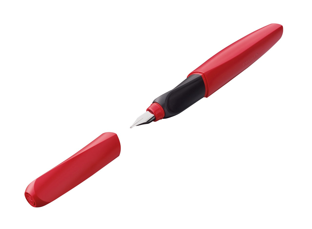 Pelikan-Fuellhalter-Twist-P457-M-Fiery-Red-offen-814799-lafueliki