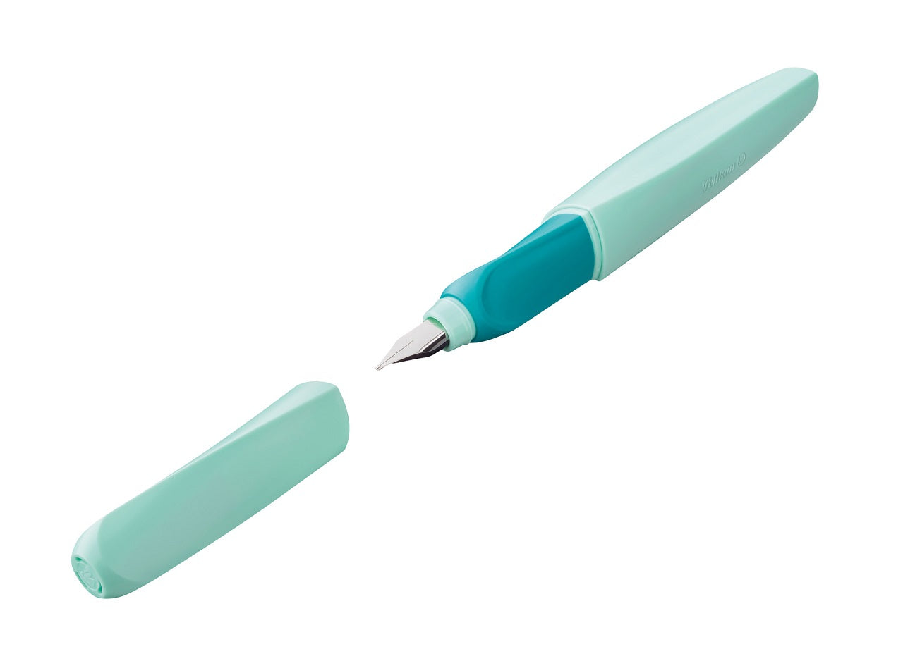 Pelikan-Fuellhalter-Twist-P457-M-Neo-Mint-814850-offen-lafueliki