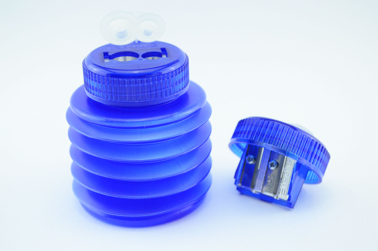 Rechtshaender-Doppeldosenspitzer-Ziehharmonikaform-blau