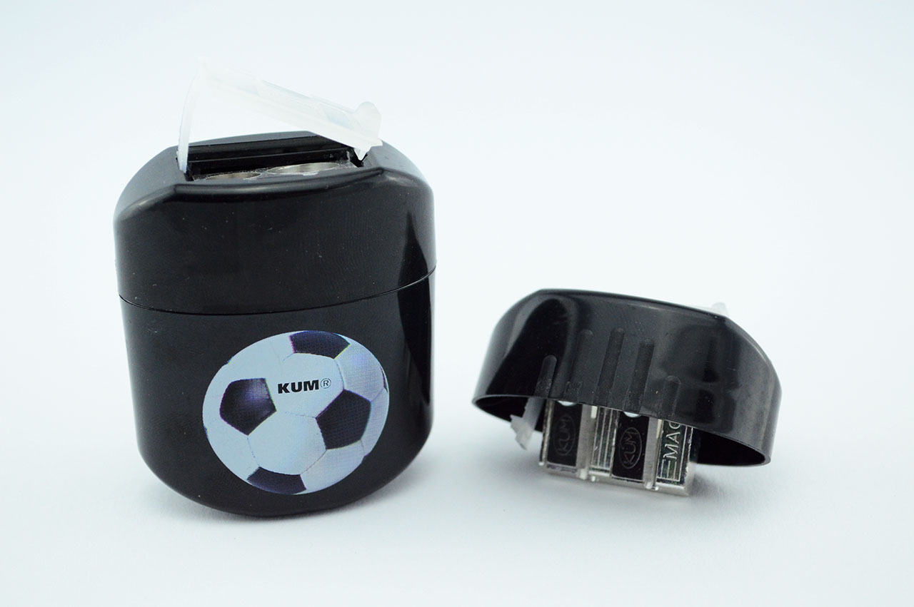 Rechtshaender-Fussball-Doppelspitzer-schwarz