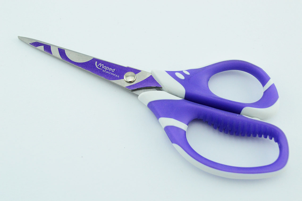 Rechtshaender-Maped-Design-Basteschere-Zenoa-lila