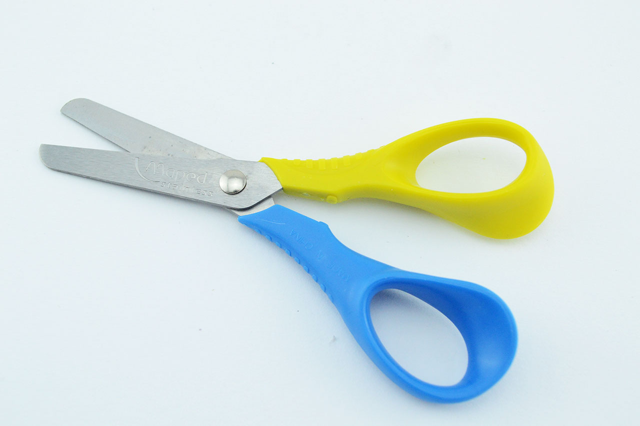 Rechtshaender-maped-Vorschulschere-early-learning-blau-gelb-1