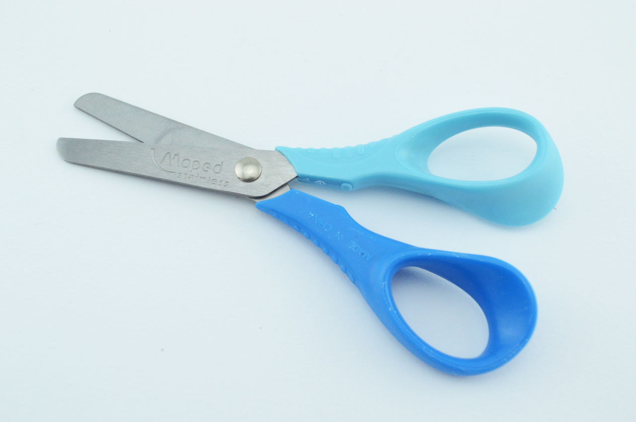 Rechtshaender-maped-Vorschulschere-early-learning-blau-hellblau-1