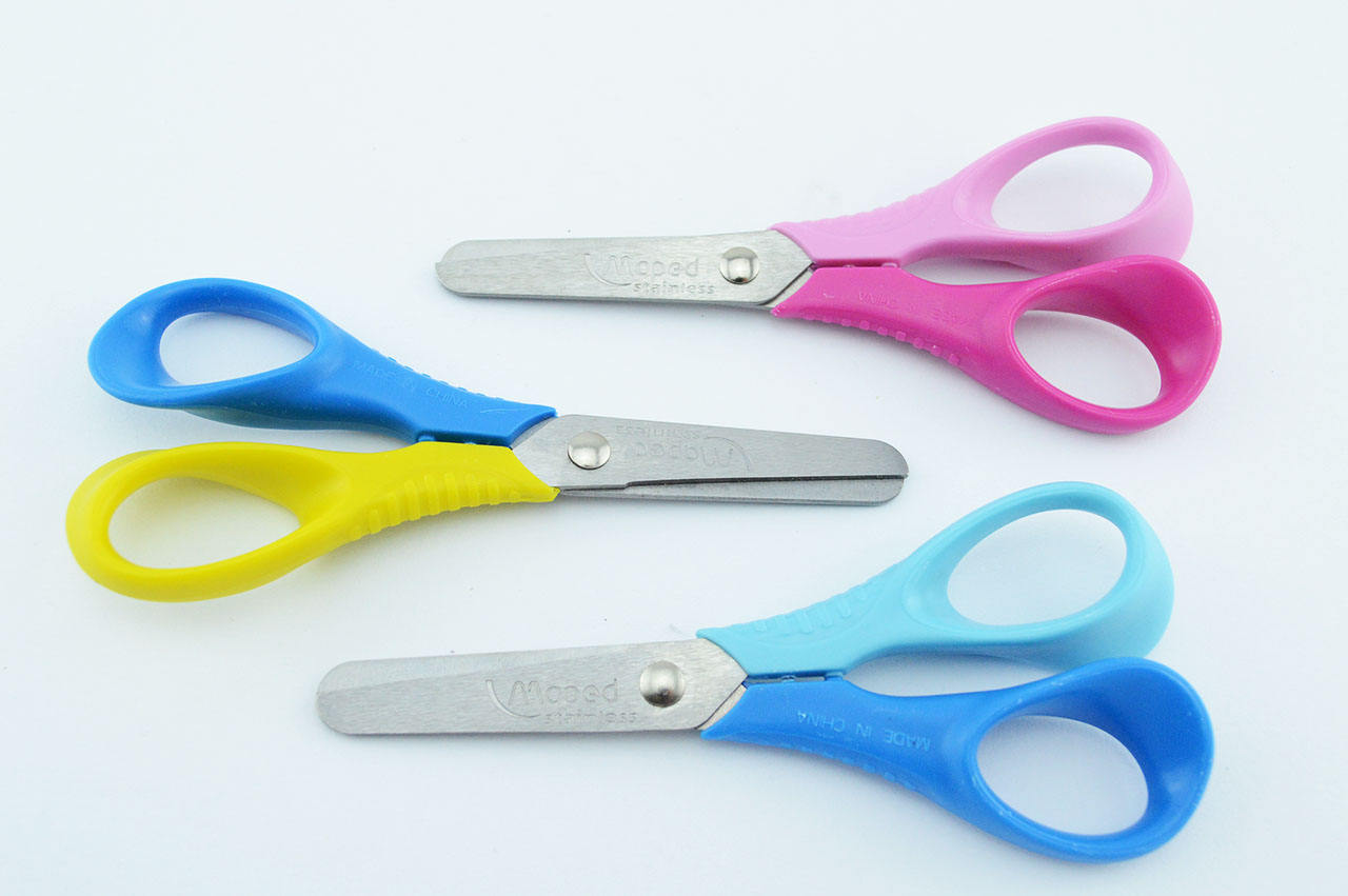 Rechtshaender-maped-Vorschulschere-early-learning