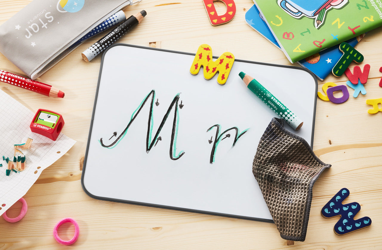 STABILO-MARKdry-Whiteboardmarker-4er-Set-inkl-Spitzer-Abwischtuch-4006381582520-anwendung-2-lafueliki