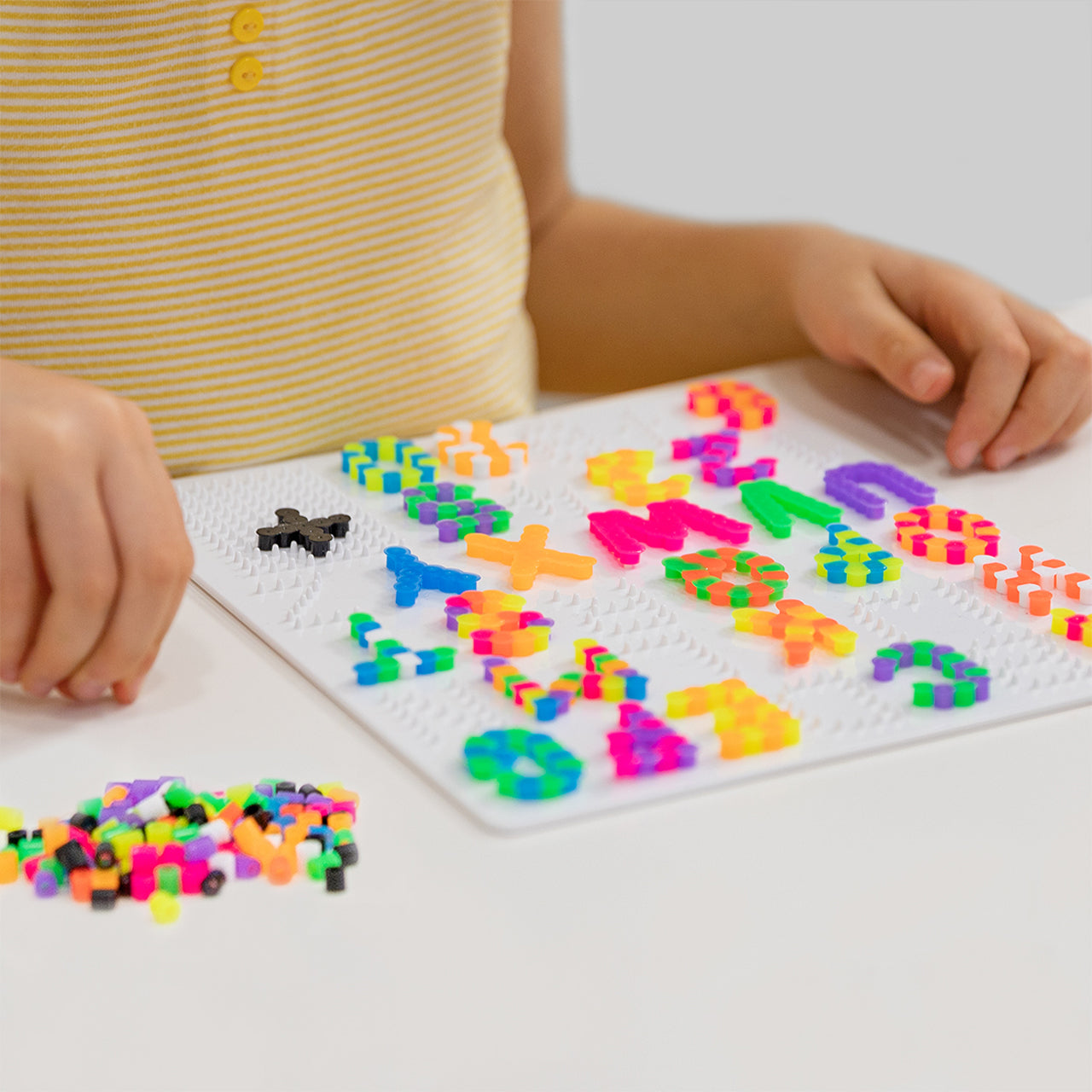 Trendhaus Bügelperlen Lernspaß-Set - Buchstaben und Zahlen