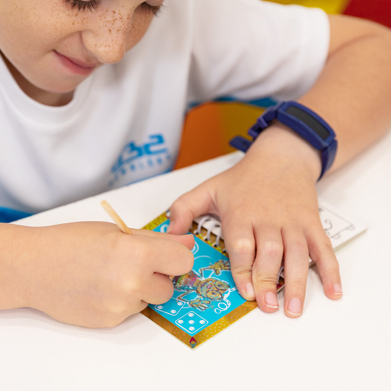 Trendhaus-Kratzbild-Block-12-Kratzkarten-Kratzstif-ABC-Champions-anwendung-2-956156-lafueliki