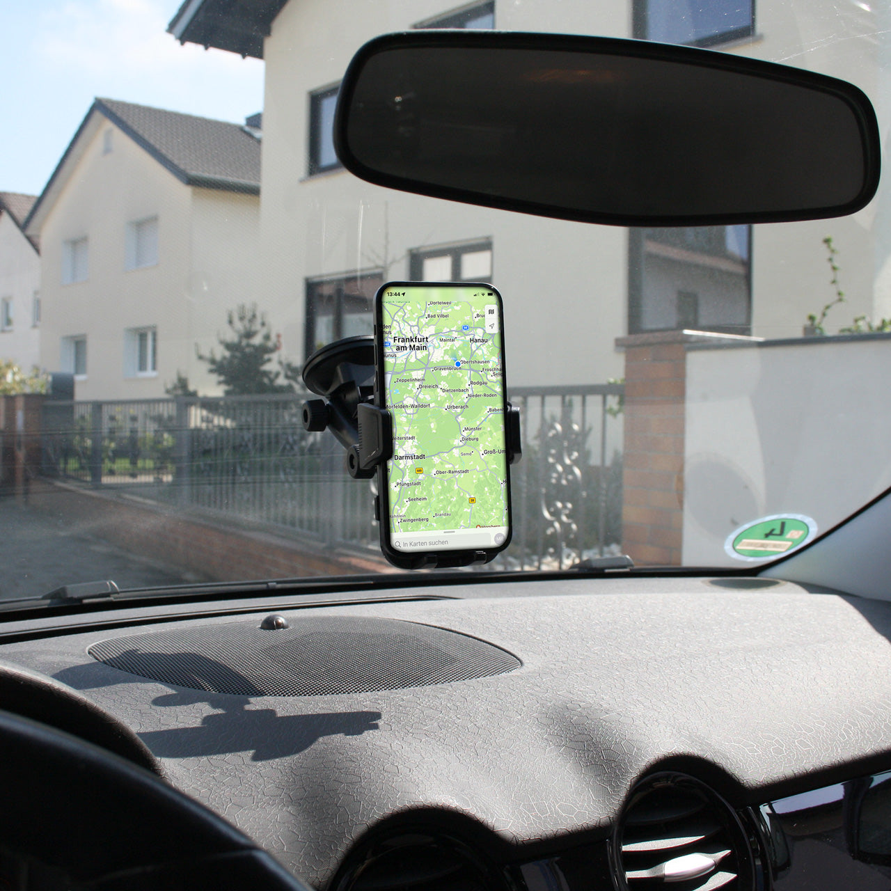 WEDO-FIX-It-car-kfz-Smartphone-Halter-mit-Saugnapf-60_07101-detail-anwendung-KFZ-lafueliki