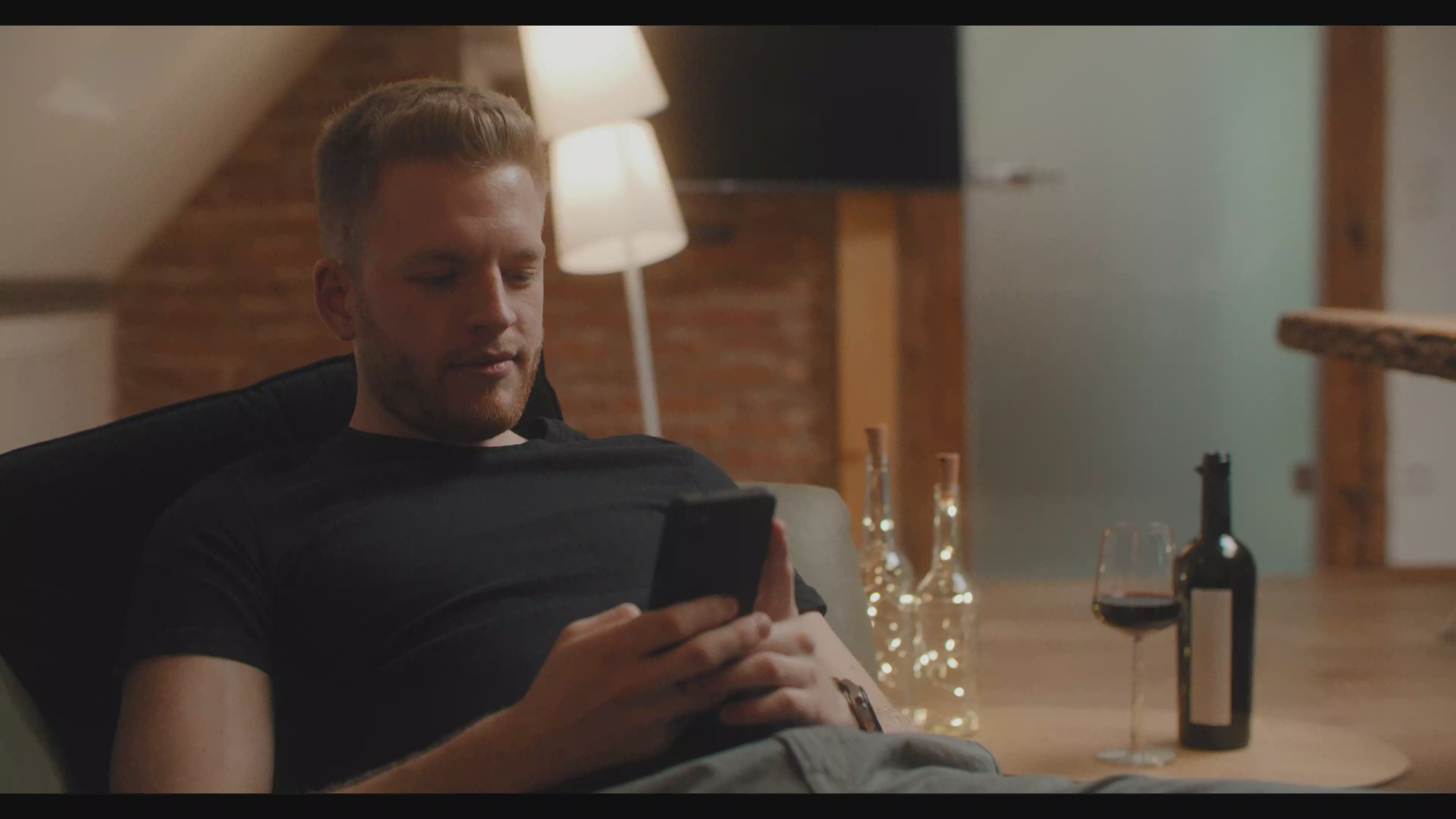 Video laden: PARTY Kartenspiel „Hast du schon …?“ 100-teilig