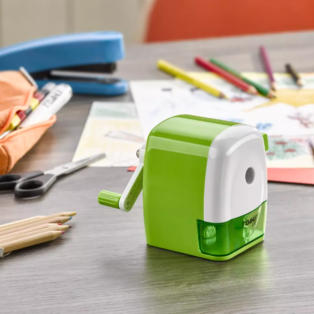 spitzmaschnine-dahle-spitzer-133-gruen-weiss-anwendung-20250318133618-lafueliki