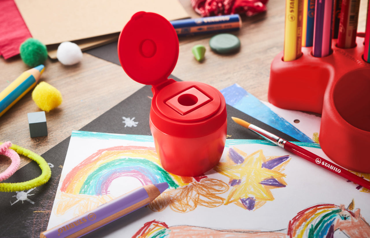 stabilo-woody-3-in-1-duo-dosenspitzer-rot-Anspitzer-4849013-anwendung-lafueliki