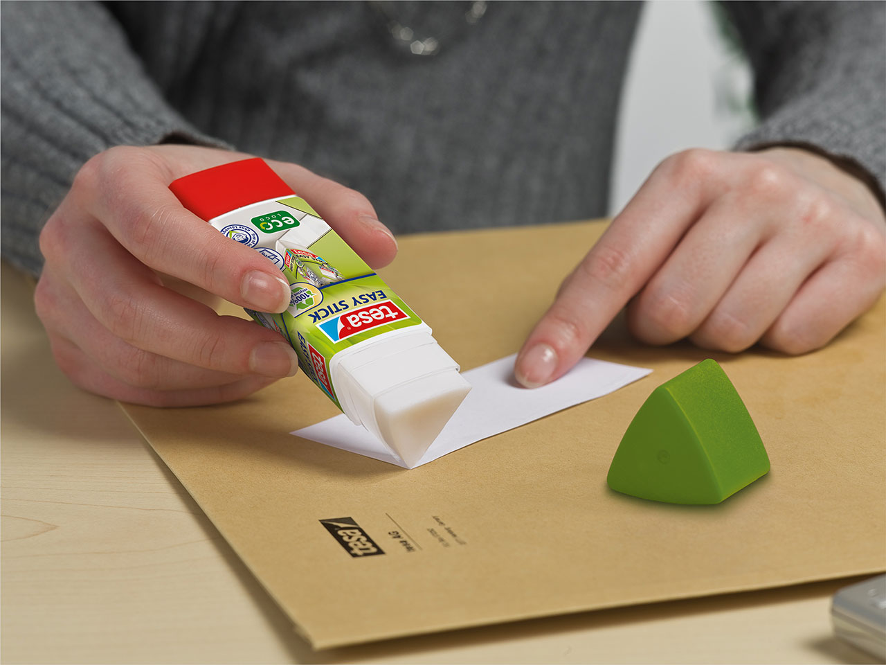 tesa-Easy-Stick-eco-praktisch